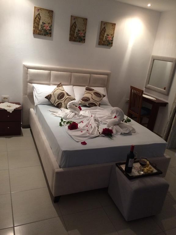 Hotel Soan Saranda Extérieur photo