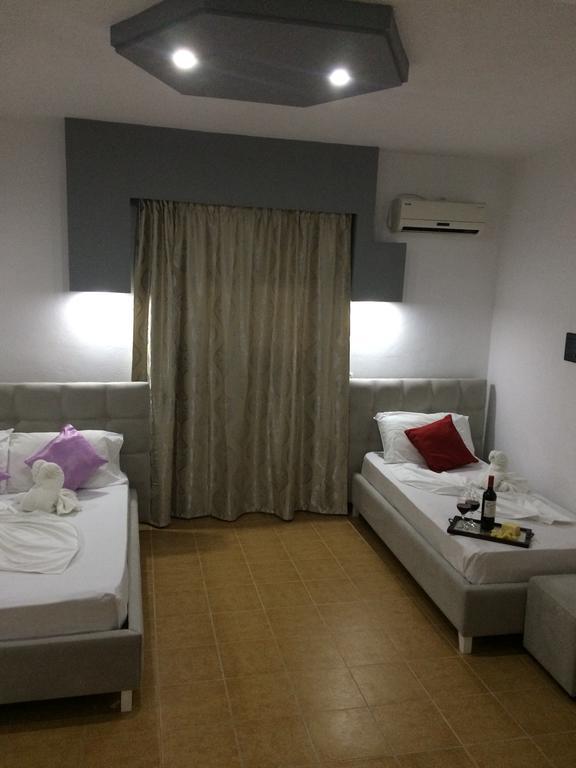 Hotel Soan Saranda Extérieur photo